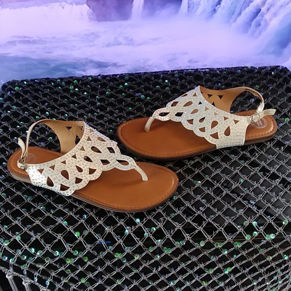 Girls size 6 Wonder Nation Sandals